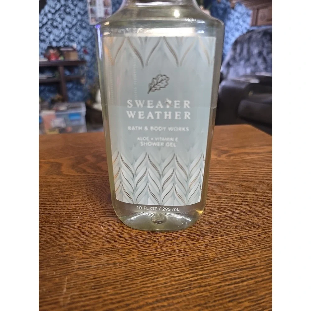 Bath & Body Works Sweater Weather Aloe + Vitamin E Shower Gel 10 FL OZ‎ NEW